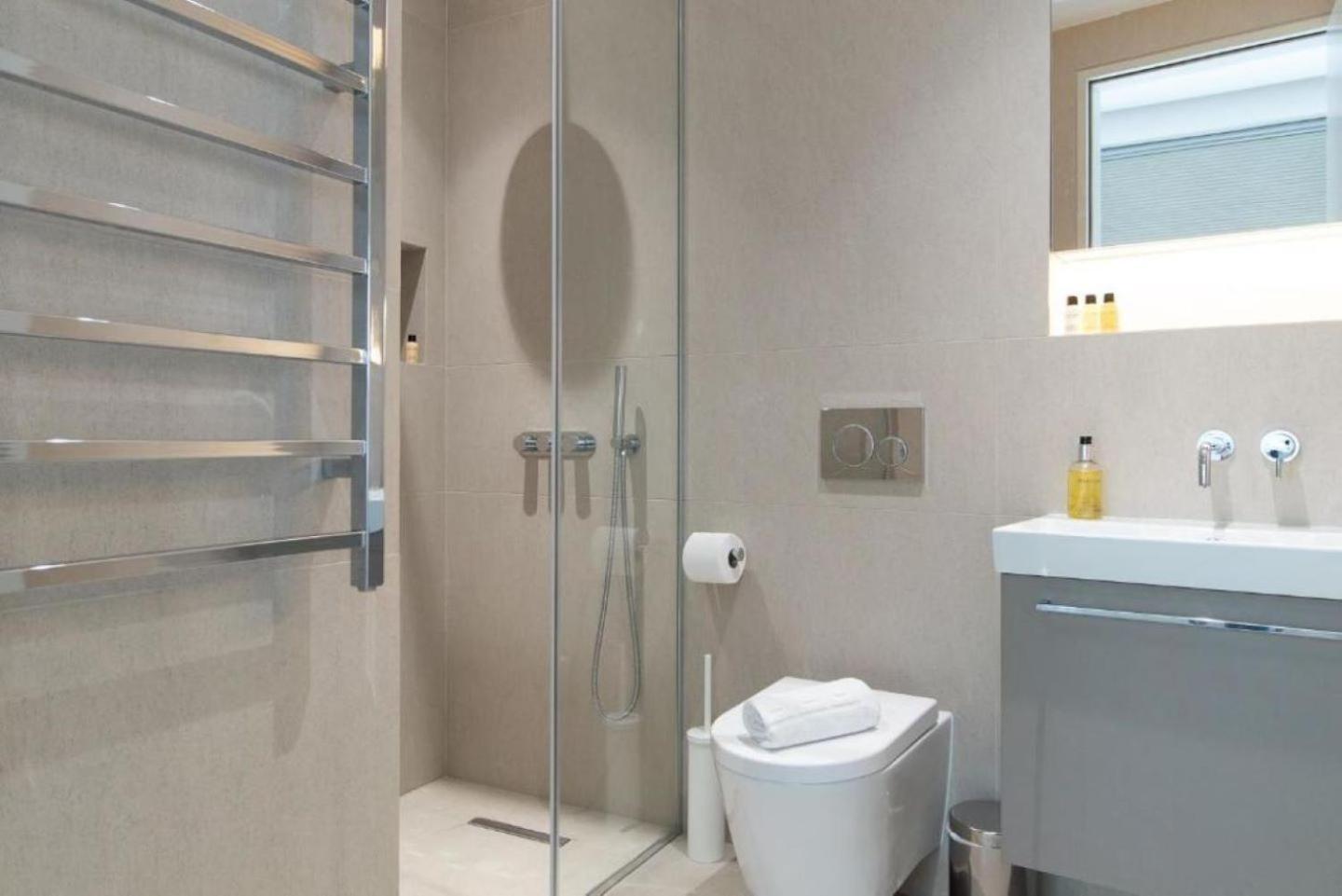Wells Court By Aeria Apartments London Luaran gambar